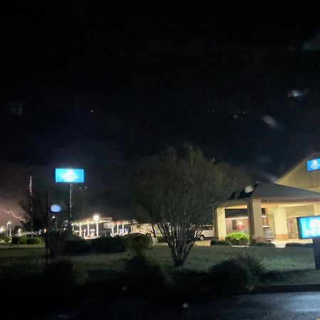 Pinckneyville Inn And Suites Exteriör bild