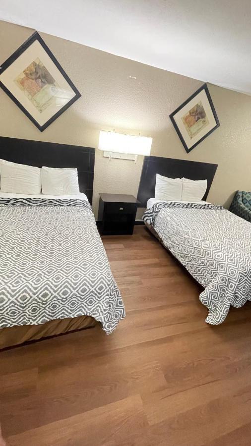 Pinckneyville Inn And Suites Exteriör bild