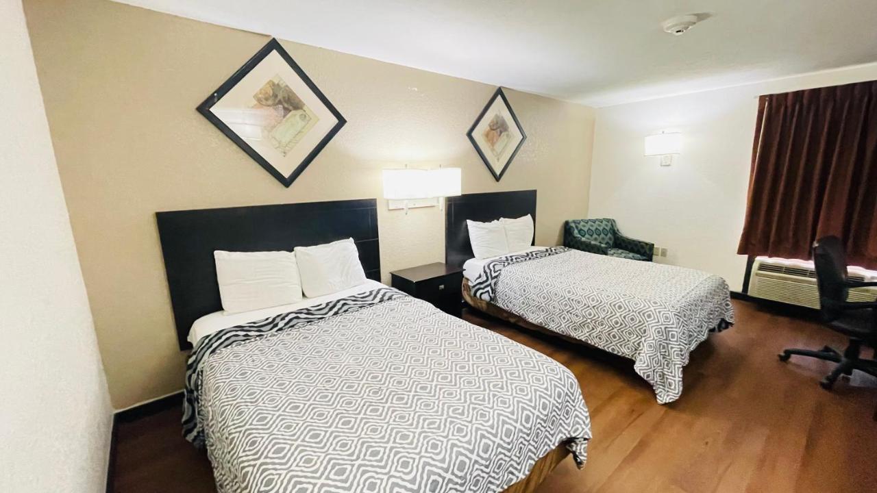 Pinckneyville Inn And Suites Exteriör bild